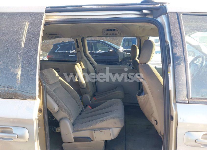 Photo 8 of 2005 Chrysler Town & COUNTRY TOURING (VIN 2C4GP54L85R400879)