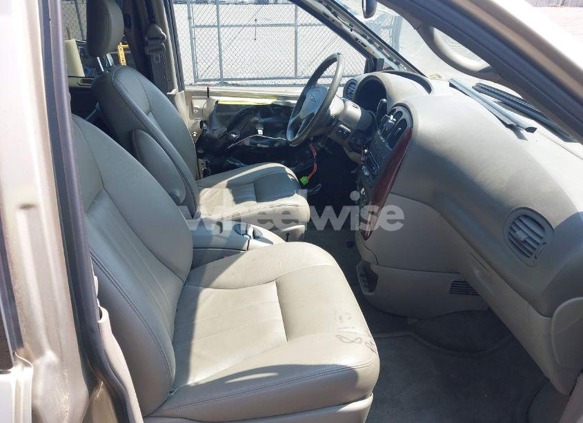 Photo 5 of 2004 Chrysler Town & COUNTRY TOURING (VIN 2C4GP54L94R584616)