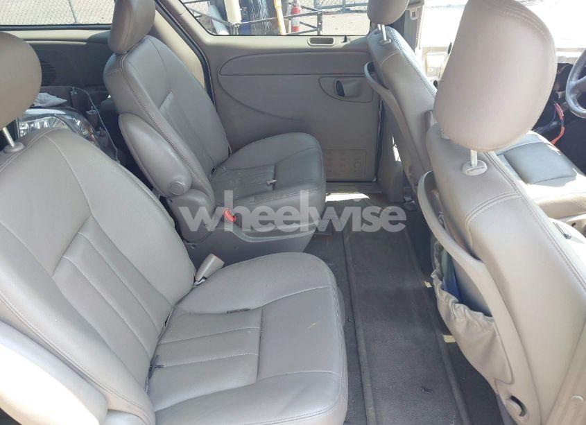 Photo 8 of 2004 Chrysler Town & COUNTRY TOURING (VIN 2C4GP54L94R584616)