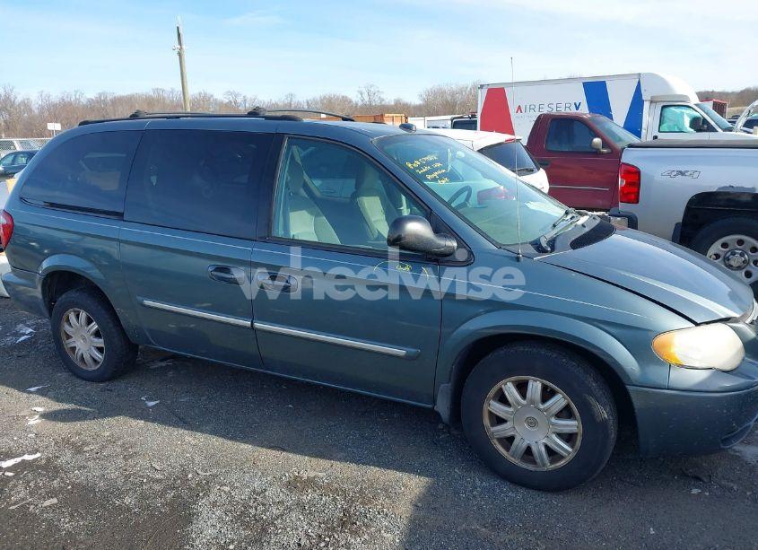 Photo 13 of 2005 Chrysler Town & COUNTRY TOURING (VIN 2C4GP54L95R351904)