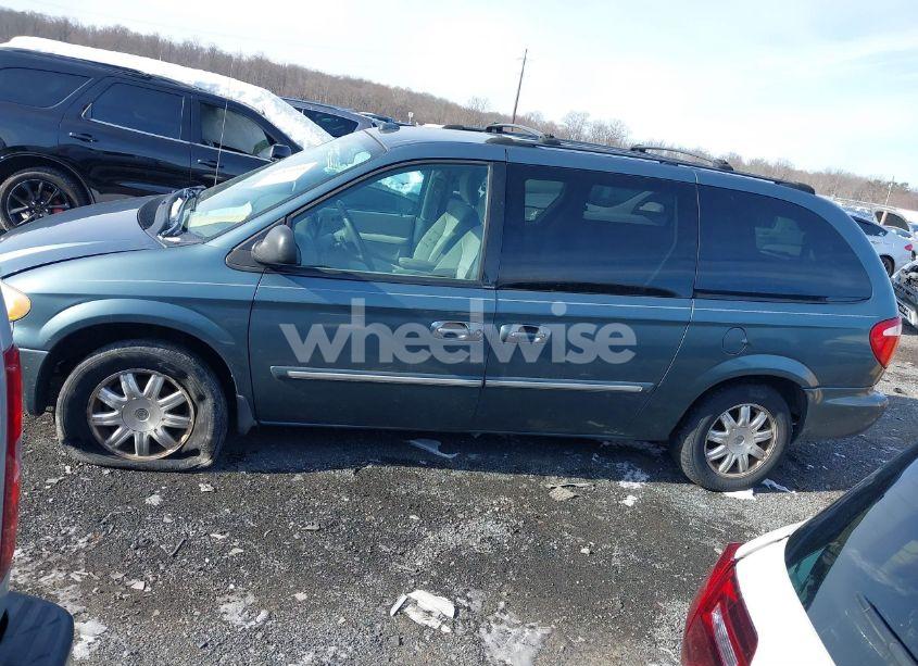 Photo 14 of 2005 Chrysler Town & COUNTRY TOURING (VIN 2C4GP54L95R351904)