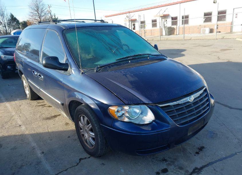 2005 Chrysler Town & COUNTRY TOURING (VIN 2C4GP54LX5R136242) main photo