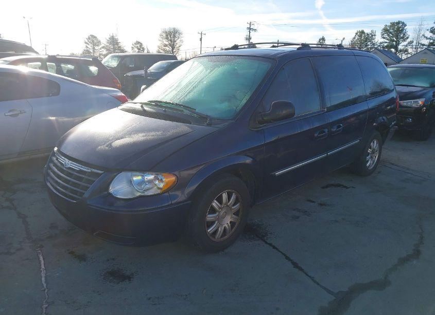 Photo 2 of 2005 Chrysler Town & COUNTRY TOURING (VIN 2C4GP54LX5R136242)