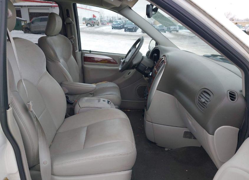 Photo 5 of 2005 Chrysler Town & COUNTRY LIMITED (VIN 2C4GP64L05R425135)