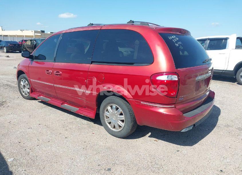 Photo 3 of 2005 Chrysler Town & COUNTRY LIMITED (VIN 2C4GP64L35R321691)