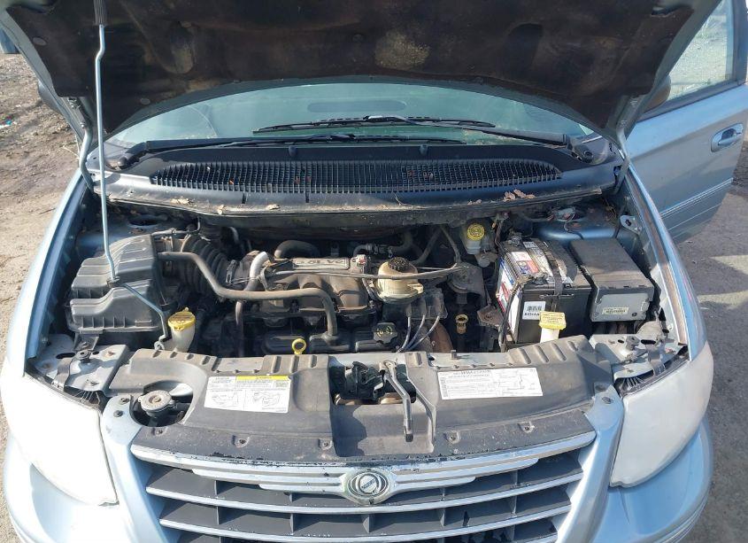 Photo 10 of 2005 Chrysler Town & COUNTRY LIMITED (VIN 2C4GP64L65R456616)