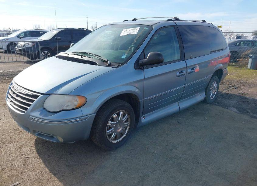 Photo 2 of 2005 Chrysler Town & COUNTRY LIMITED (VIN 2C4GP64L65R456616)