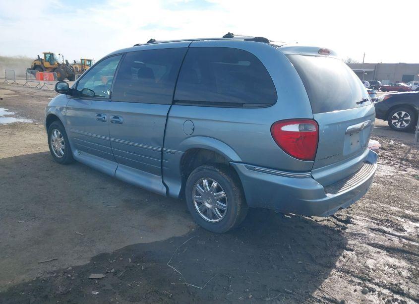 Photo 3 of 2005 Chrysler Town & COUNTRY LIMITED (VIN 2C4GP64L65R456616)