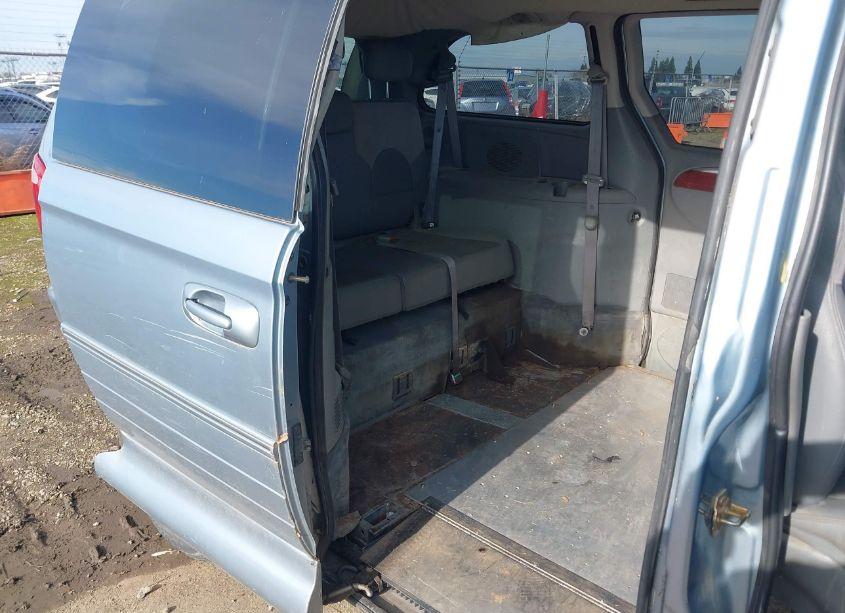 Photo 8 of 2005 Chrysler Town & COUNTRY LIMITED (VIN 2C4GP64L65R456616)