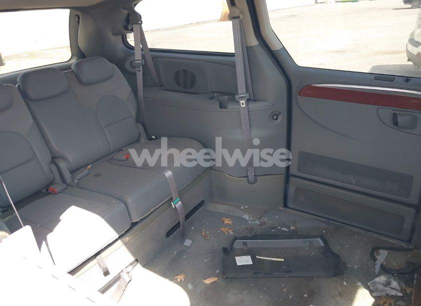 Photo 8 of 2005 Chrysler Town & COUNTRY LIMITED (VIN 2C4GP64L75R294933)