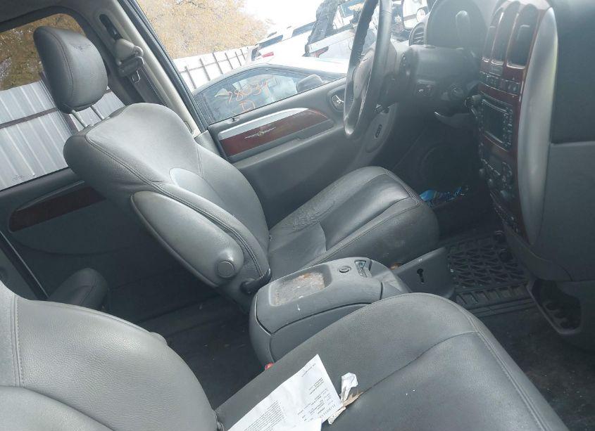 Photo 5 of 2005 Chrysler Town & COUNTRY LIMITED (VIN 2C4GP64L85R457685)