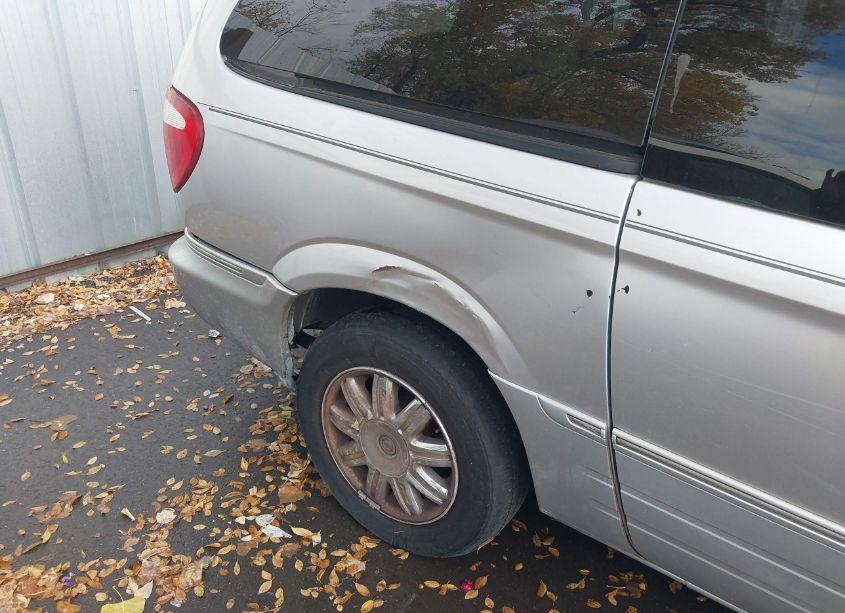 Photo 6 of 2005 Chrysler Town & COUNTRY LIMITED (VIN 2C4GP64L85R457685)