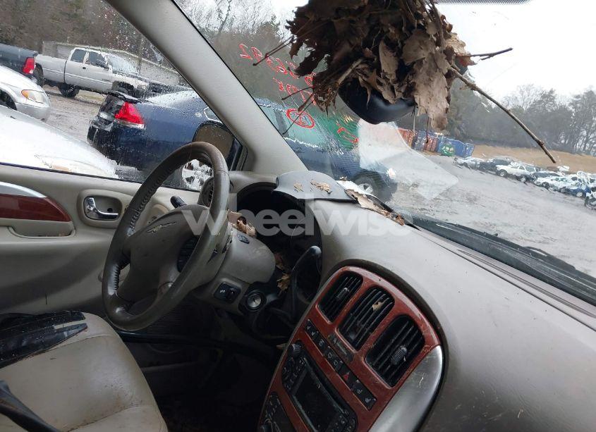 Photo 16 of 2005 Chrysler Town & COUNTRY LIMITED (VIN 2C4GP64L95R425523)