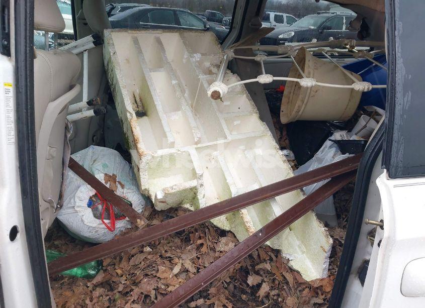 Photo 8 of 2005 Chrysler Town & COUNTRY LIMITED (VIN 2C4GP64L95R425523)