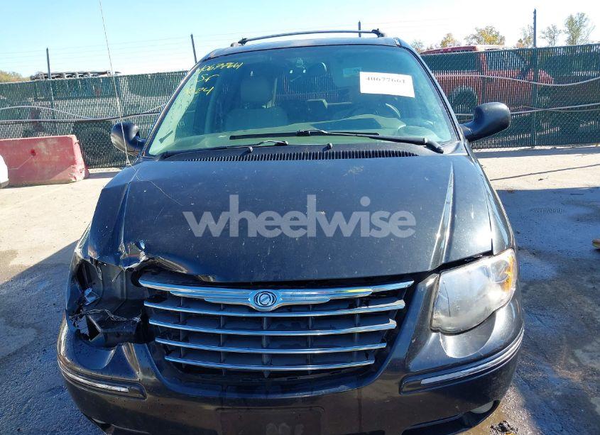 Photo 12 of 2005 Chrysler Town & COUNTRY LIMITED (VIN 2C4GP64LX5R291377)