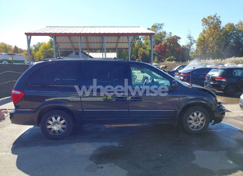 Photo 13 of 2005 Chrysler Town & COUNTRY LIMITED (VIN 2C4GP64LX5R291377)