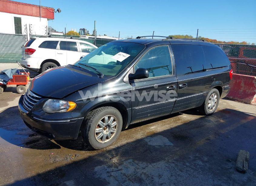 Photo 2 of 2005 Chrysler Town & COUNTRY LIMITED (VIN 2C4GP64LX5R291377)