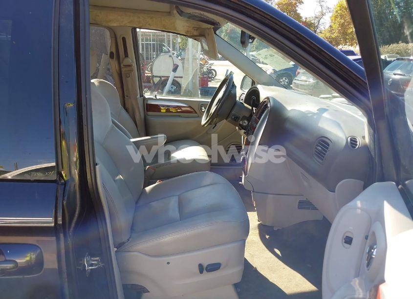 Photo 5 of 2005 Chrysler Town & COUNTRY LIMITED (VIN 2C4GP64LX5R291377)