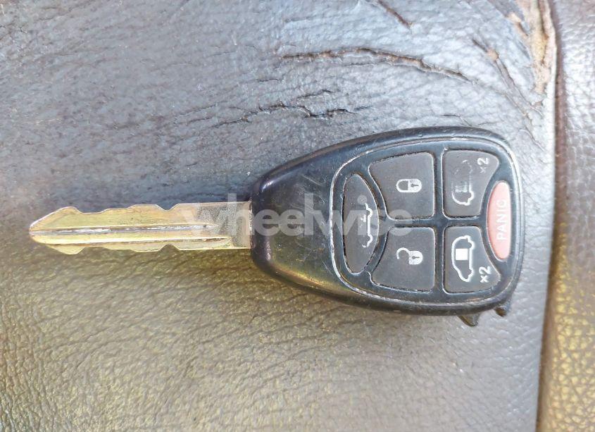 Photo 11 of 2005 Chrysler Town & COUNTRY LIMITED (VIN 2C4GP64LX5R294926)