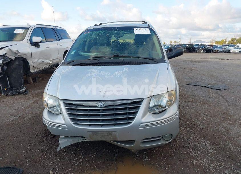Photo 12 of 2005 Chrysler Town & COUNTRY LIMITED (VIN 2C4GP64LX5R294926)