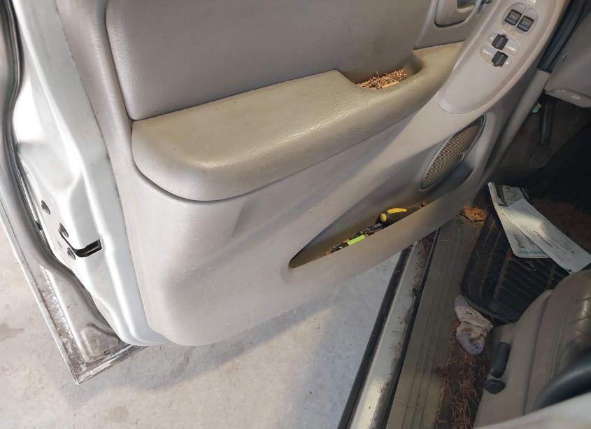 Photo 2 of 2003 Chrysler Town & COUNTRY EX (VIN 2C4GP74L43R170735)