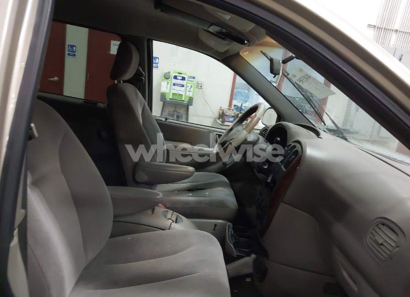 Photo 5 of 2002 Chrysler Town & COUNTRY EX (VIN 2C4GP74L52R653147)