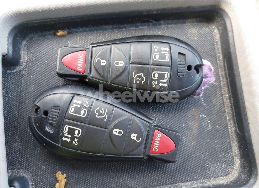 Photo 11 of 2015 Chrysler Town & COUNTRY LX (VIN 2C4RC1AG0FR676463)