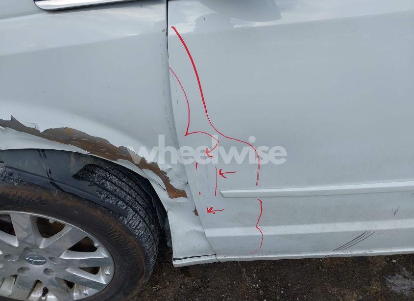 Photo 14 of 2015 Chrysler Town & COUNTRY LX (VIN 2C4RC1AG0FR676463)