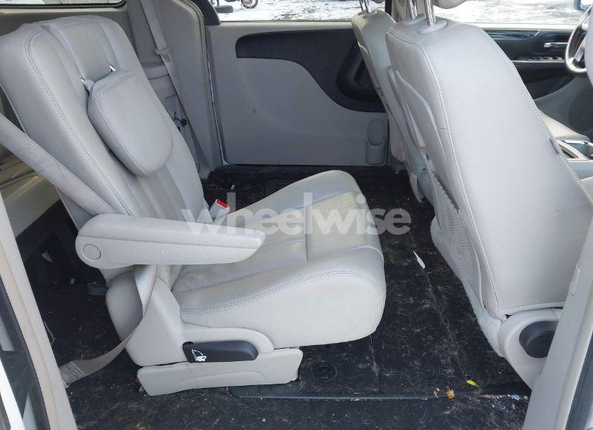 Photo 8 of 2015 Chrysler Town & COUNTRY LX (VIN 2C4RC1AG0FR676463)