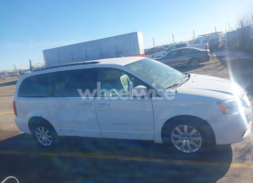 Photo 13 of 2015 Chrysler Town & COUNTRY LX (VIN 2C4RC1AG1FR678142)