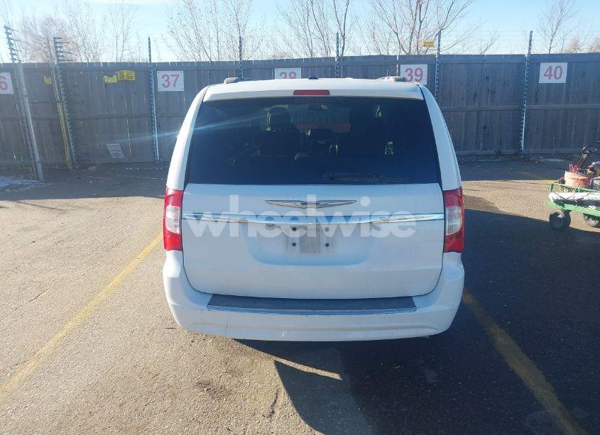 Photo 16 of 2015 Chrysler Town & COUNTRY LX (VIN 2C4RC1AG1FR678142)