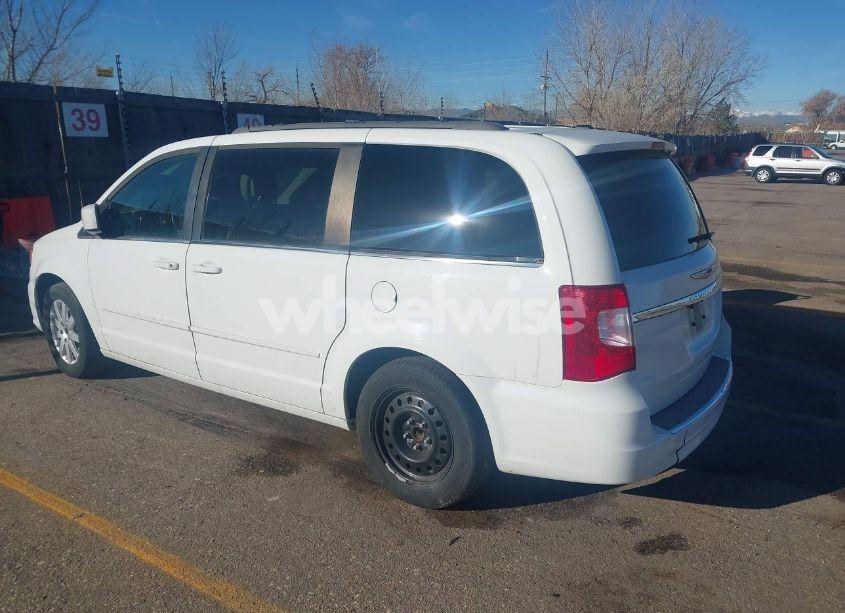 Photo 3 of 2015 Chrysler Town & COUNTRY LX (VIN 2C4RC1AG1FR678142)