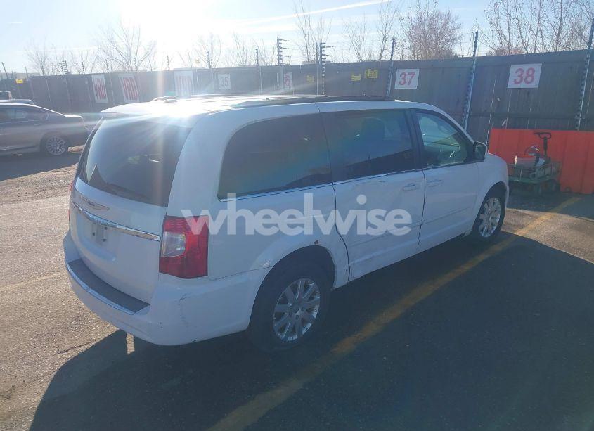 Photo 4 of 2015 Chrysler Town & COUNTRY LX (VIN 2C4RC1AG1FR678142)