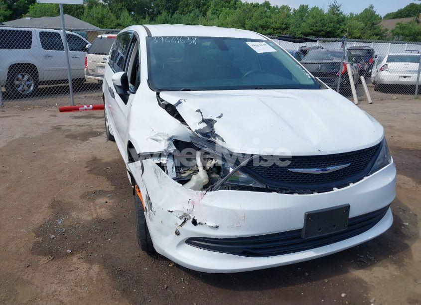 2018 Chrysler Pacifica L (VIN 2C4RC1AG3JR159022) main photo