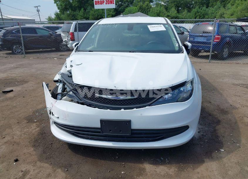 Photo 12 of 2018 Chrysler Pacifica L (VIN 2C4RC1AG3JR159022)