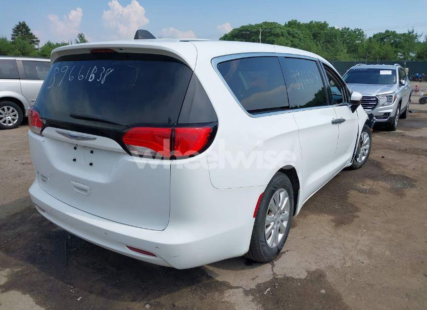 Photo 4 of 2018 Chrysler Pacifica L (VIN 2C4RC1AG3JR159022)