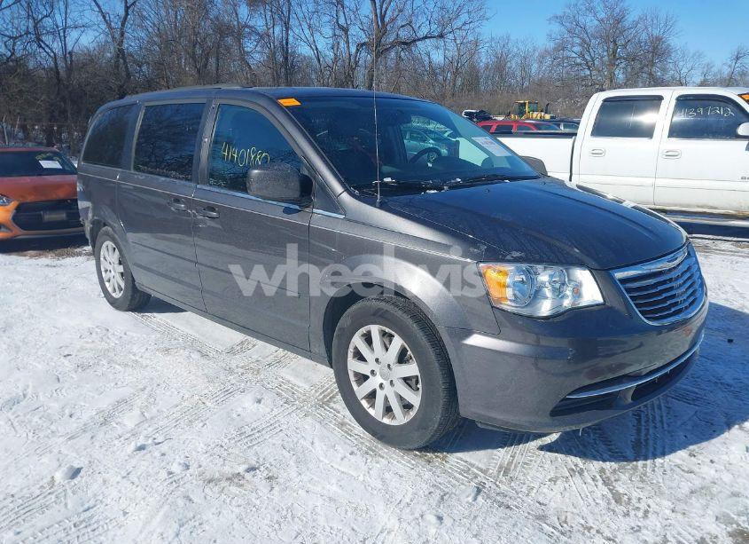 2015 Chrysler Town & COUNTRY LX (VIN 2C4RC1AG7FR675214) main photo