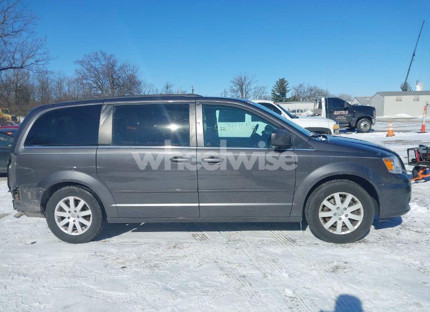 Photo 14 of 2015 Chrysler Town & COUNTRY LX (VIN 2C4RC1AG7FR675214)