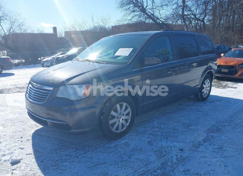 Photo 2 of 2015 Chrysler Town & COUNTRY LX (VIN 2C4RC1AG7FR675214)