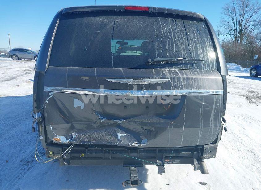 Photo 6 of 2015 Chrysler Town & COUNTRY LX (VIN 2C4RC1AG7FR675214)