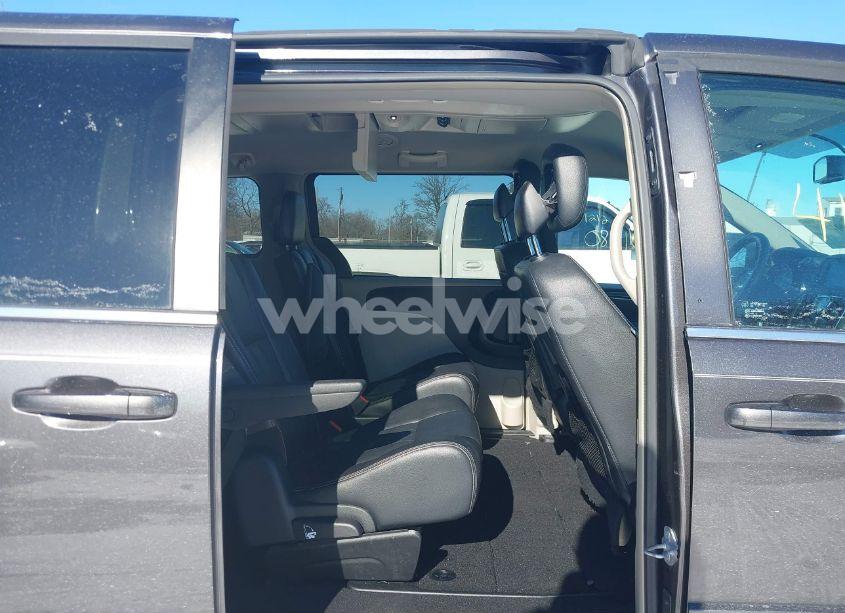 Photo 8 of 2015 Chrysler Town & COUNTRY LX (VIN 2C4RC1AG7FR675214)