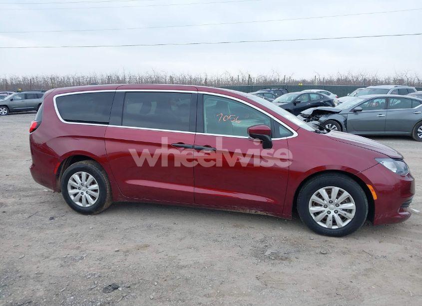 Photo 13 of 2018 Chrysler Pacifica L (VIN 2C4RC1AG7JR113094)