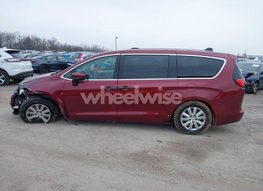 Photo 14 of 2018 Chrysler Pacifica L (VIN 2C4RC1AG7JR113094)