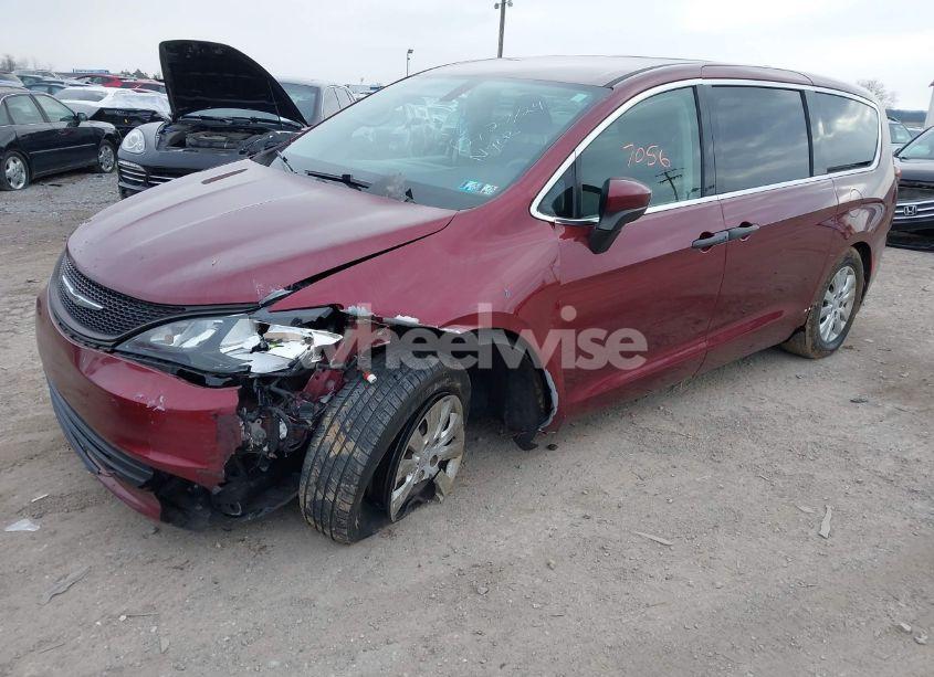 Photo 2 of 2018 Chrysler Pacifica L (VIN 2C4RC1AG7JR113094)