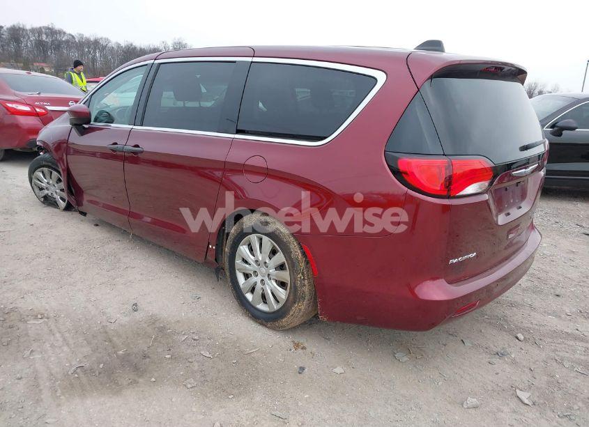 Photo 3 of 2018 Chrysler Pacifica L (VIN 2C4RC1AG7JR113094)