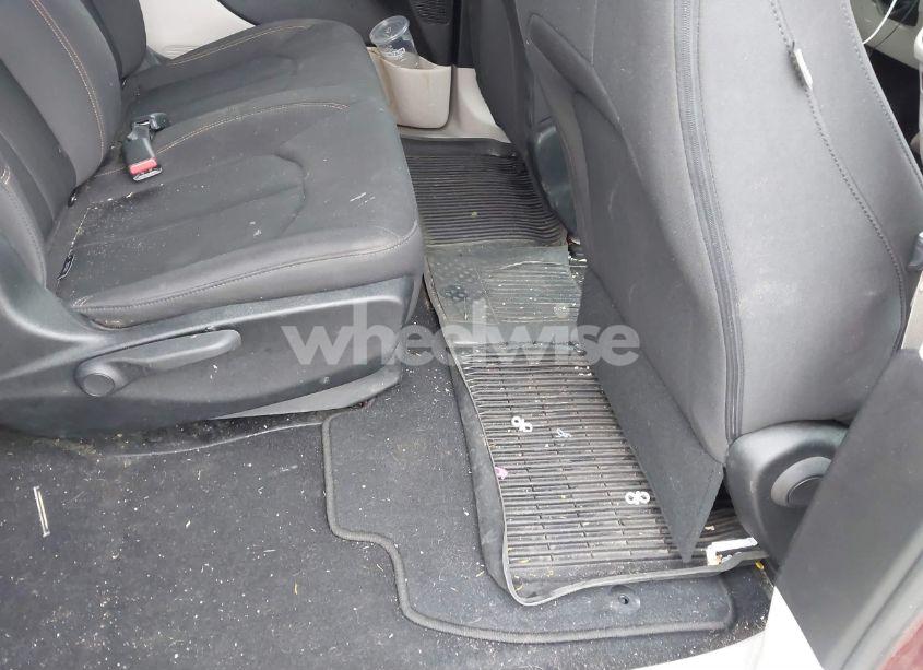 Photo 8 of 2018 Chrysler Pacifica L (VIN 2C4RC1AG7JR113094)