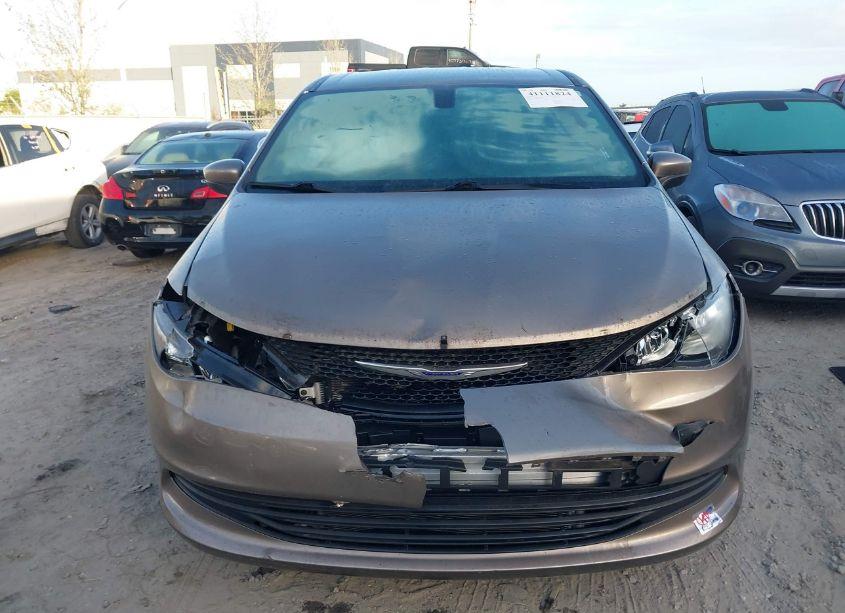 Photo 12 of 2018 Chrysler Pacifica L (VIN 2C4RC1AG7JR274898)