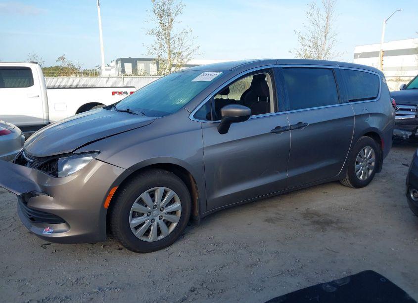 Photo 14 of 2018 Chrysler Pacifica L (VIN 2C4RC1AG7JR274898)