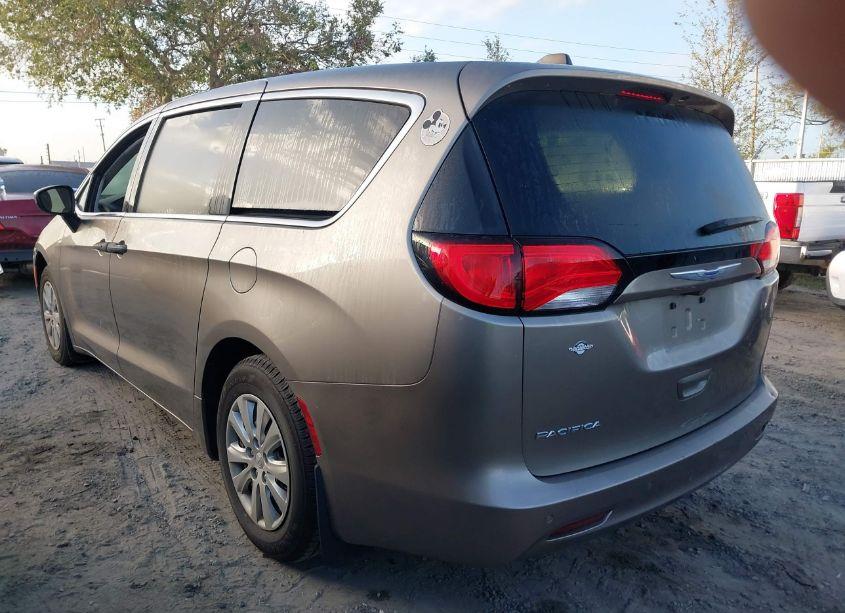 Photo 3 of 2018 Chrysler Pacifica L (VIN 2C4RC1AG7JR274898)