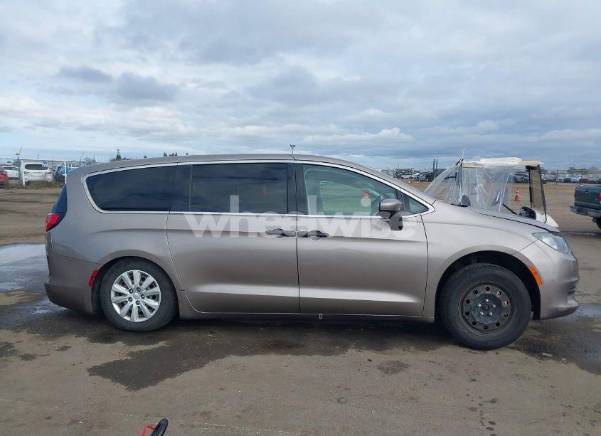 Photo 14 of 2018 Chrysler Pacifica L (VIN 2C4RC1AG8JR175121)
